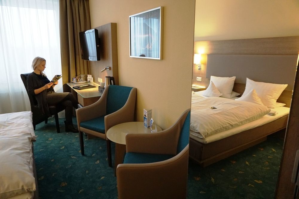 Hotel-Restaurant Vier Linden Stade Extérieur photo