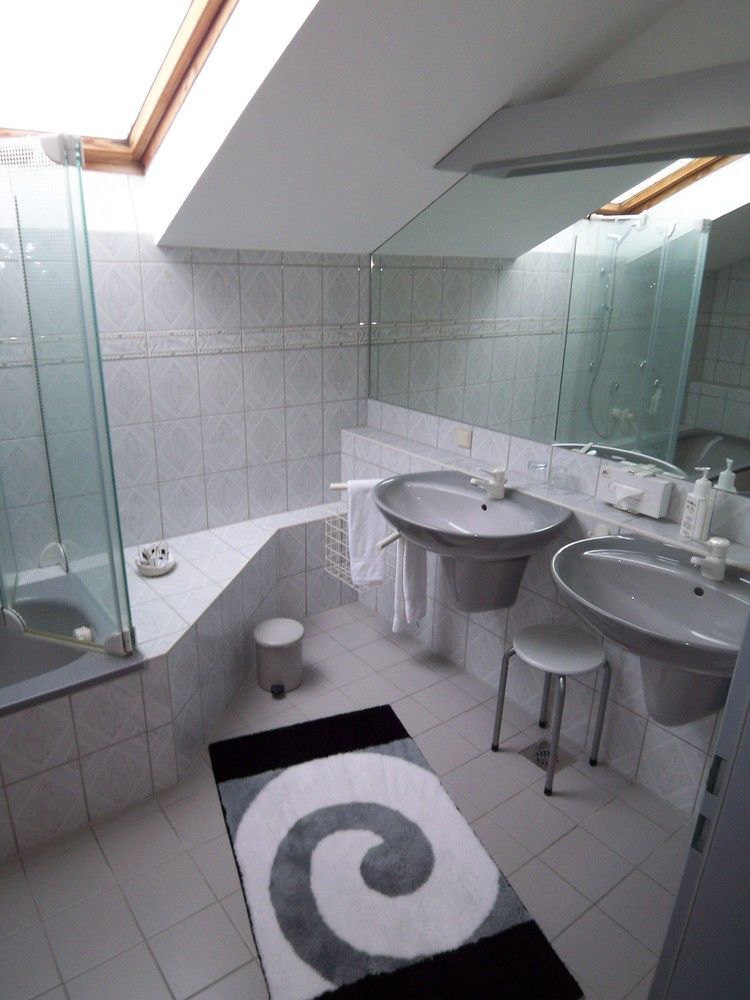 Hotel-Restaurant Vier Linden Stade Extérieur photo