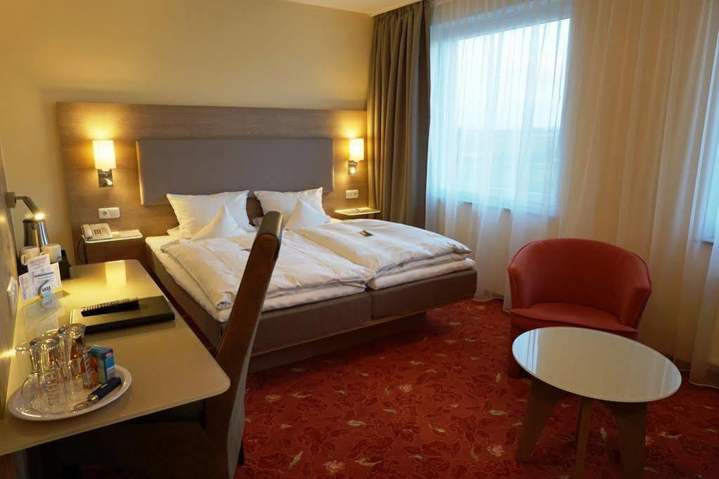Hotel-Restaurant Vier Linden Stade Extérieur photo